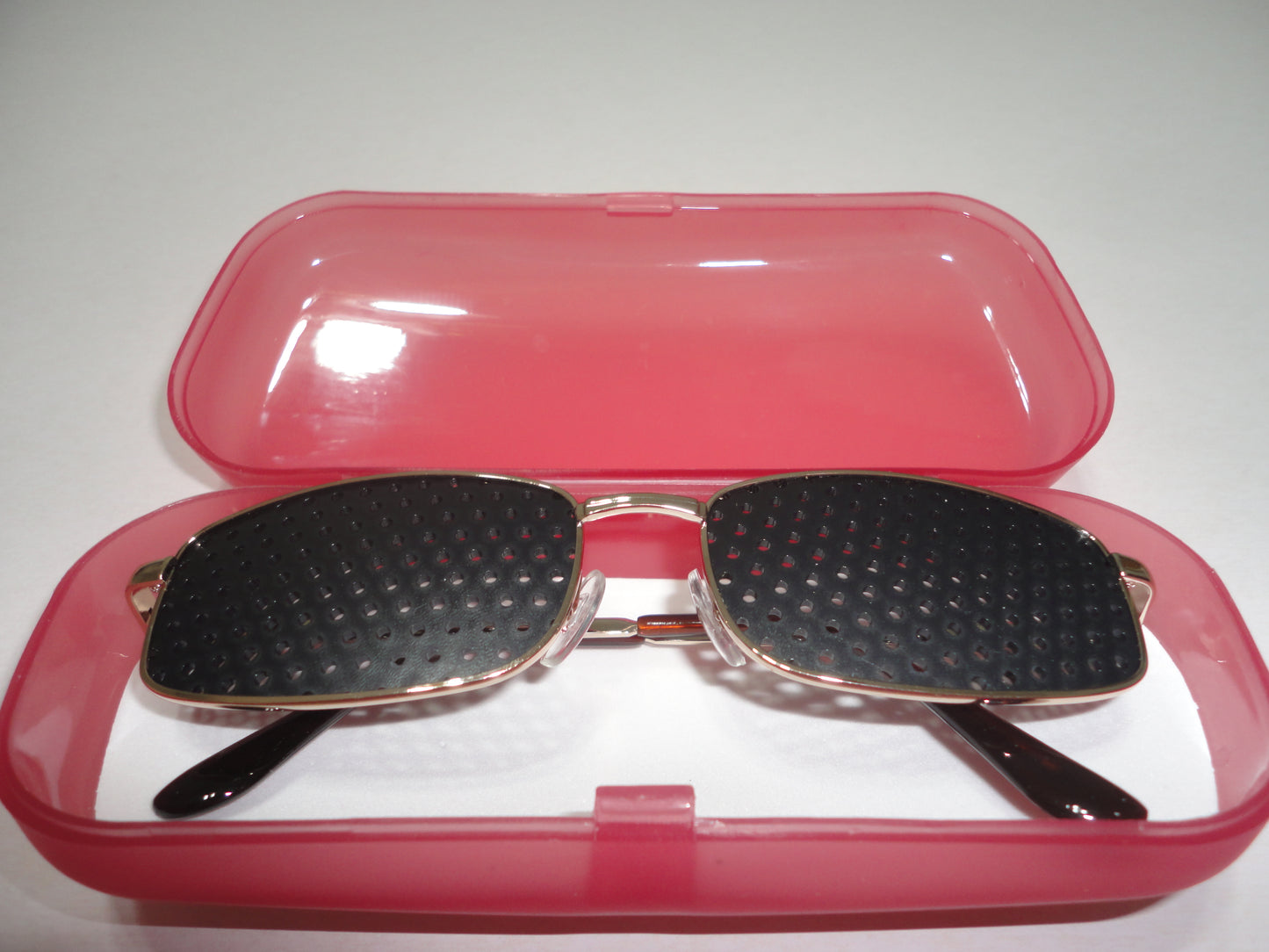 Simple Pinhole Glasses